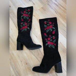 Libby Edelman Women’s Black Suede Floral Motif Embroidered Knee High Boots Sz 10